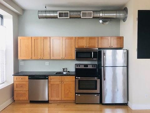 1st image of 2733 Woodburn Ave