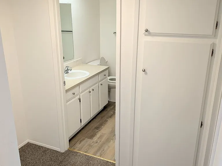 Kingcity Apartments — Photo 104