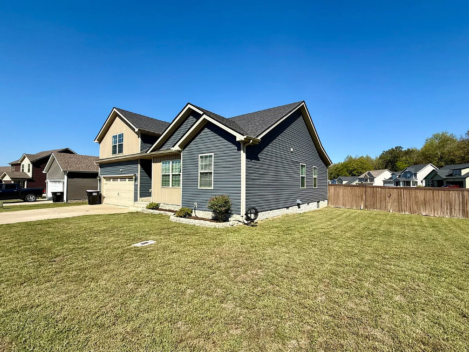 3 bed, 2.0 bath, 1694 sqft, $1,900 — Photo 4