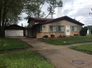 166 Westwood Dr, Park Forest, IL