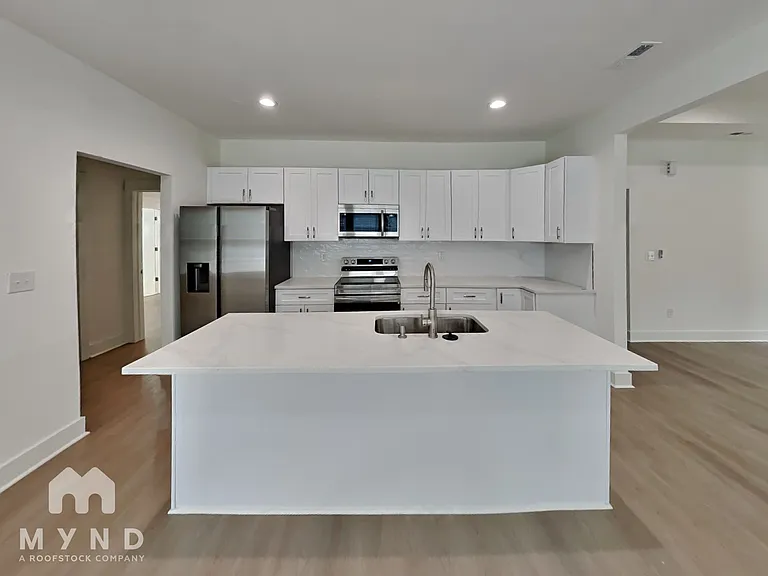 501 Everette St — Photo 3