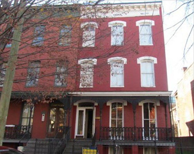 1st image of 111 W Clay St
