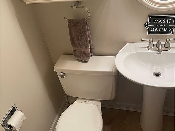 2nd image of 100 Brittany Dr