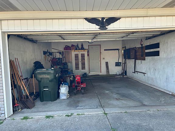 3rd image of 33046 Shrewsbury Dr