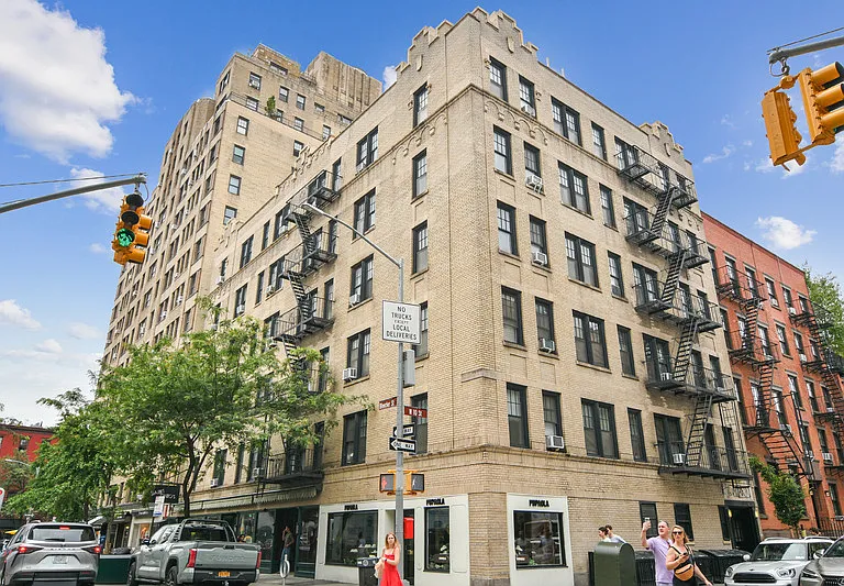 218 W 10th St #6E — Photo 7