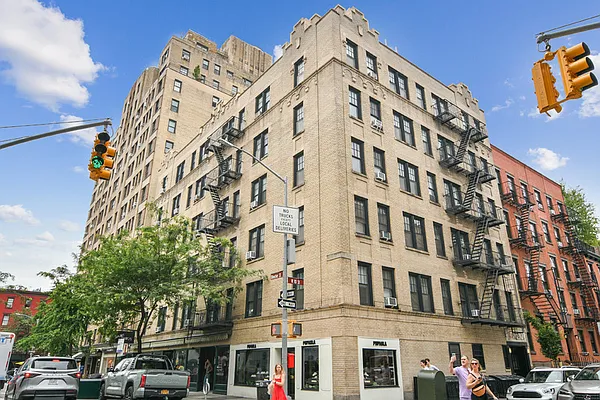 Rented by Cooper & Cooper Real Estate | media 8