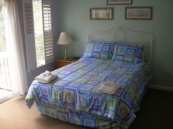 Second floor queen bedroom