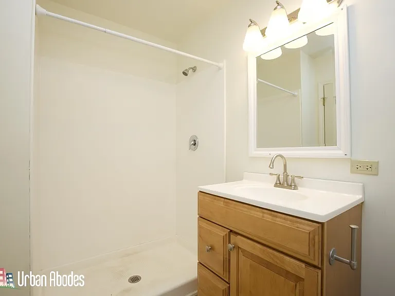 6713 N Sheridan Rd #2N — Photo 10