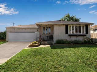 6 Caroline Ln, Depew, NY 14043