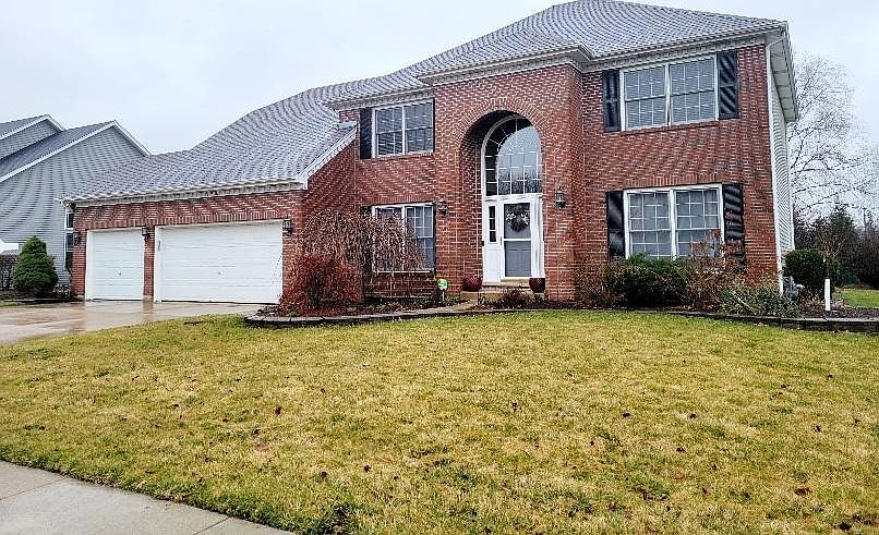 1st image of 734 Pinecreek Dr
