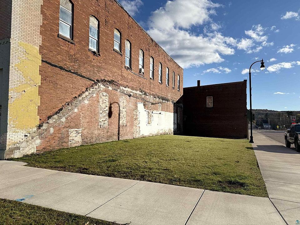 1st image of 100 Main St S