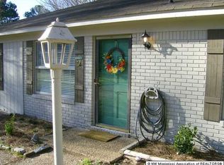 5754 Ashford Dr, Horn Lake, MS 38637