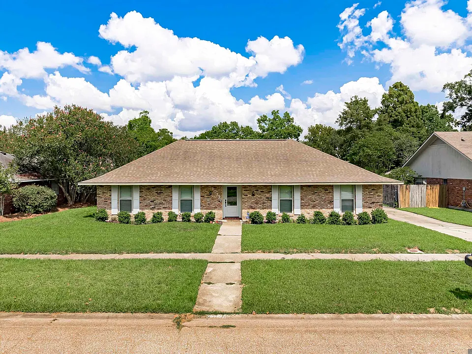10737 Danbury Dr