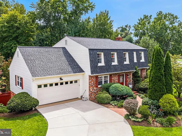 10444 Stallworth Ct, Fairfax, VA 22032