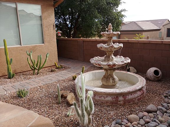 Courtyard has large fountain