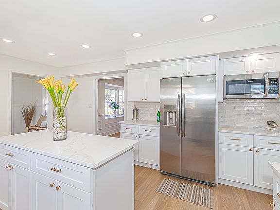 5th image of 1430 Bay Tree Ln.