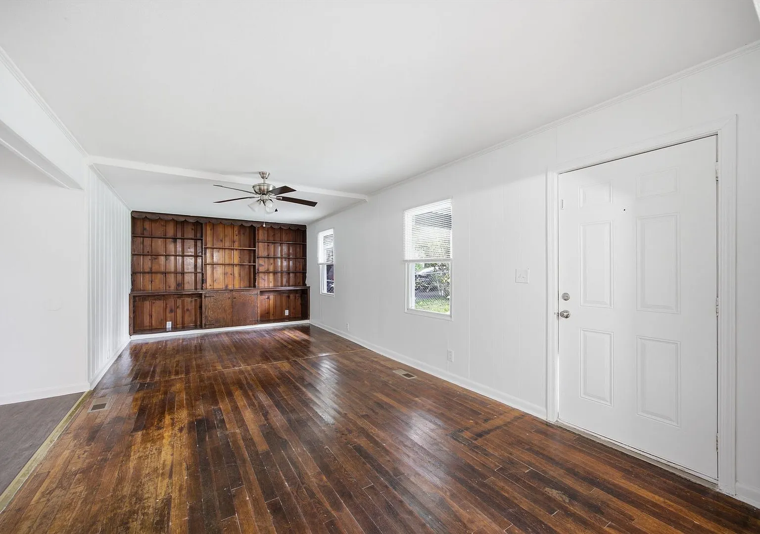 3 Bed 1.5 Bath in East Ridge Fenced Yard! — Photo 4