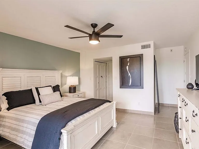 1125 W Peppertree Dr #407 — Photo 11