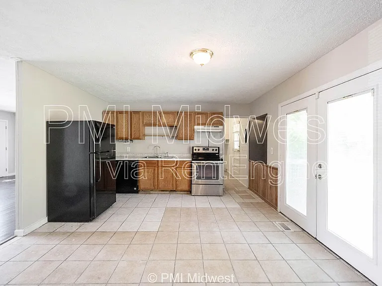 3926 Malibu Dr — Photo 4