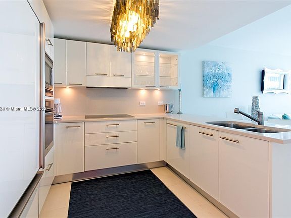 5th image of 6801 Collins Ave #1103