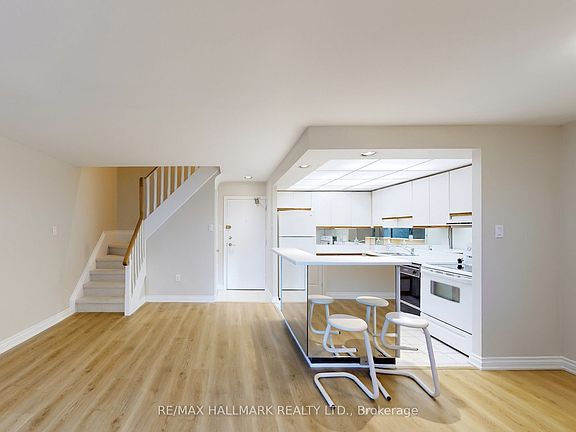 3rd image of 16 Elgin St #316