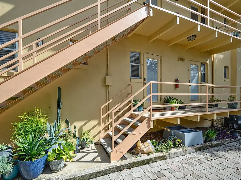 520 Broadway Ave #2 — Photo 16