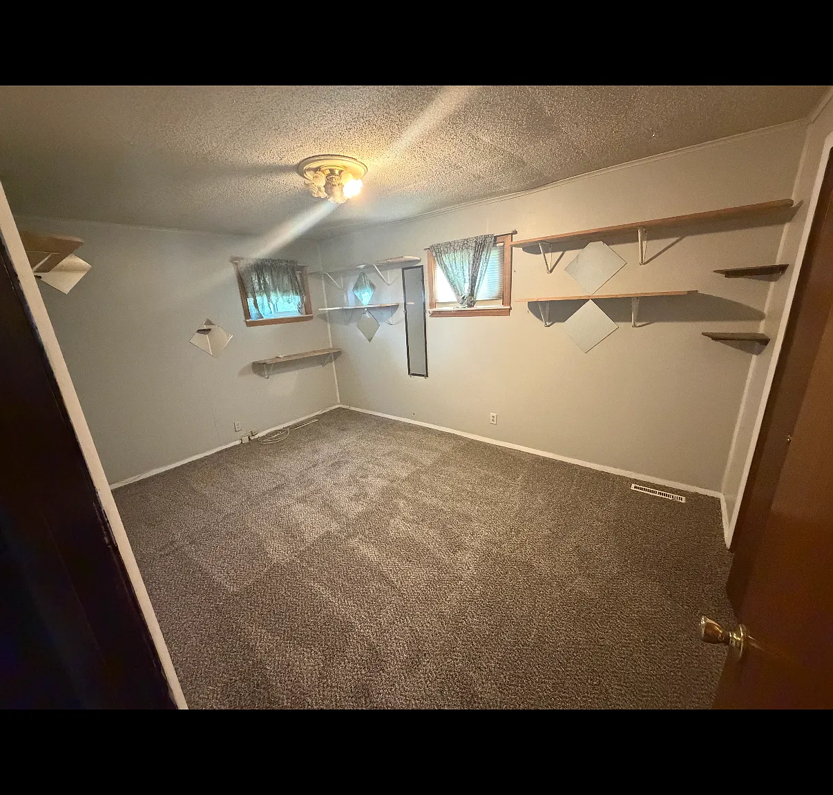 3 bed, 810 sqft, $1,150 — Photo 4
