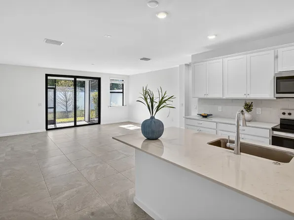 27823 Solis Grande Dr, Bonita Springs, FL 34135