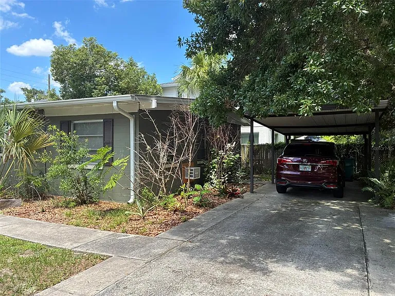 2515 Formosa Ave — Photo 1