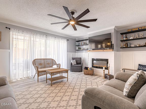 3rd image of 178 Moonstone Ct