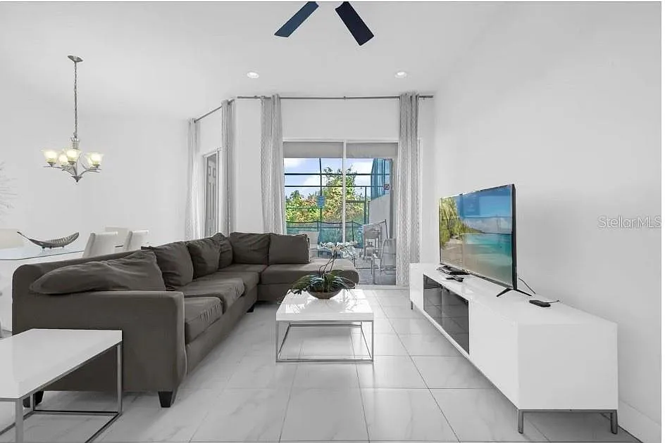 Building Photo - 450 Captiva Dr
