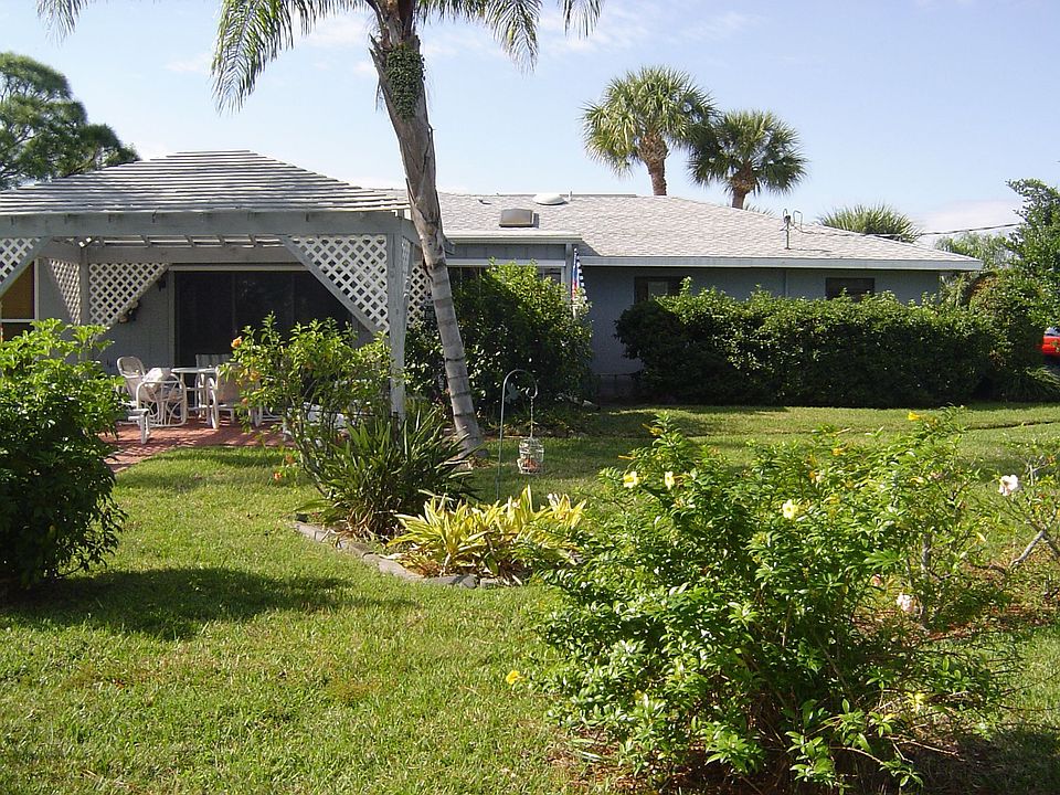 2nd image of 2149 SE Pyramid Rd