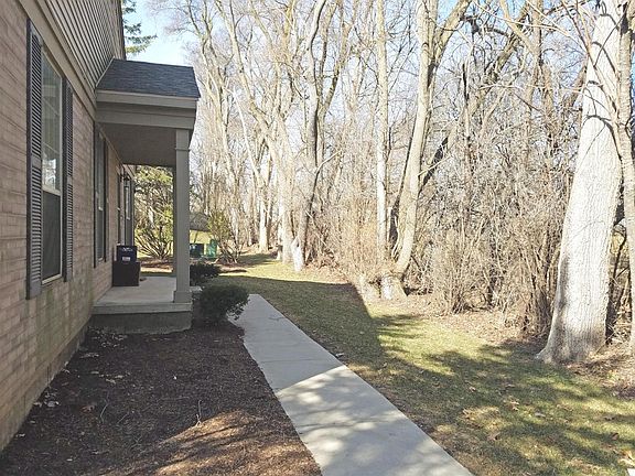 3rd image of 3037 Forest Creek Ct