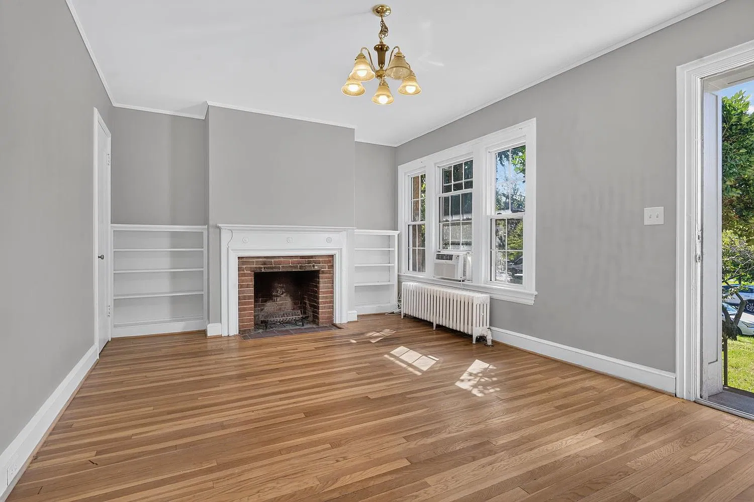 3 bed, 1760 sqft, $4,900 — Photo 3