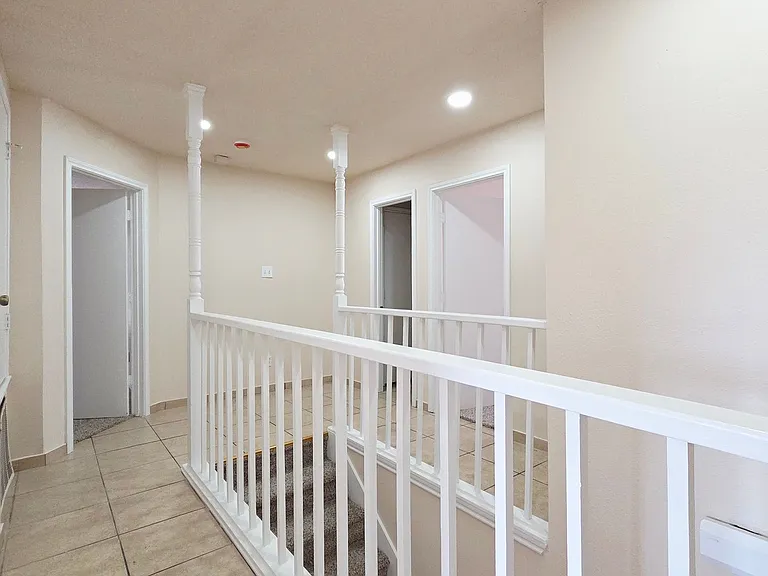 402 Empresario Dr — Photo 15