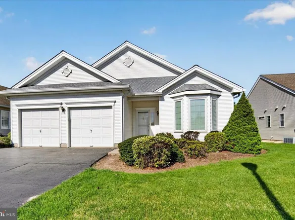 19 Foster Rd, Pennington, NJ 08534