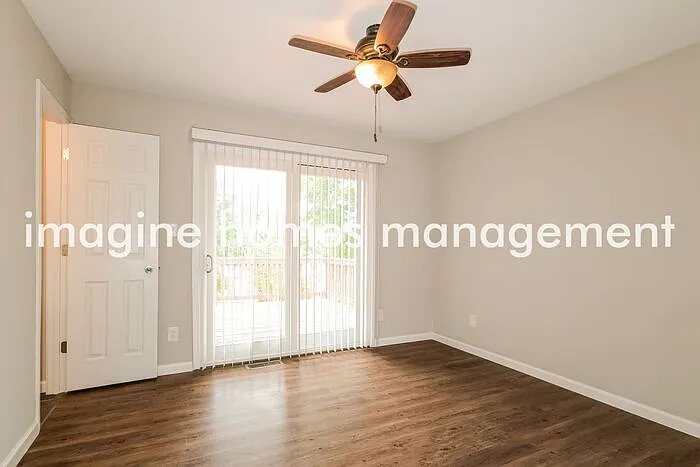 302 Clara St — Photo 7