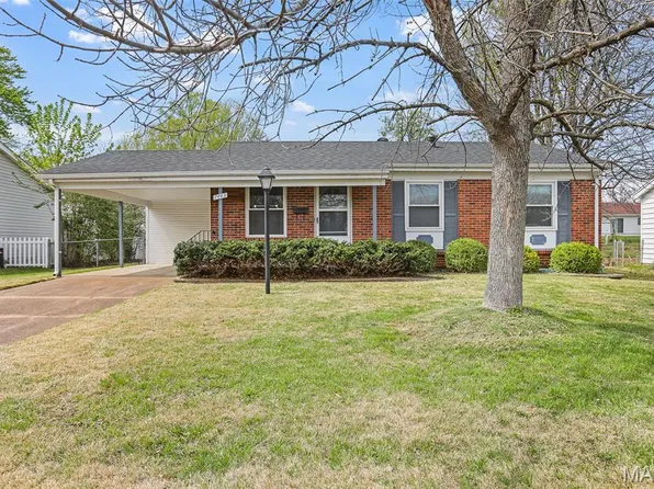 7443 Foxfield Dr, Hazelwood, MO 63042