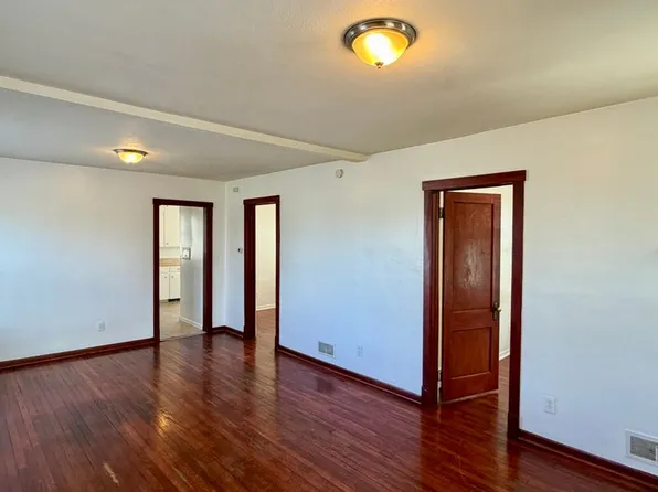 4426 Marcy St, Omaha, NE 68105