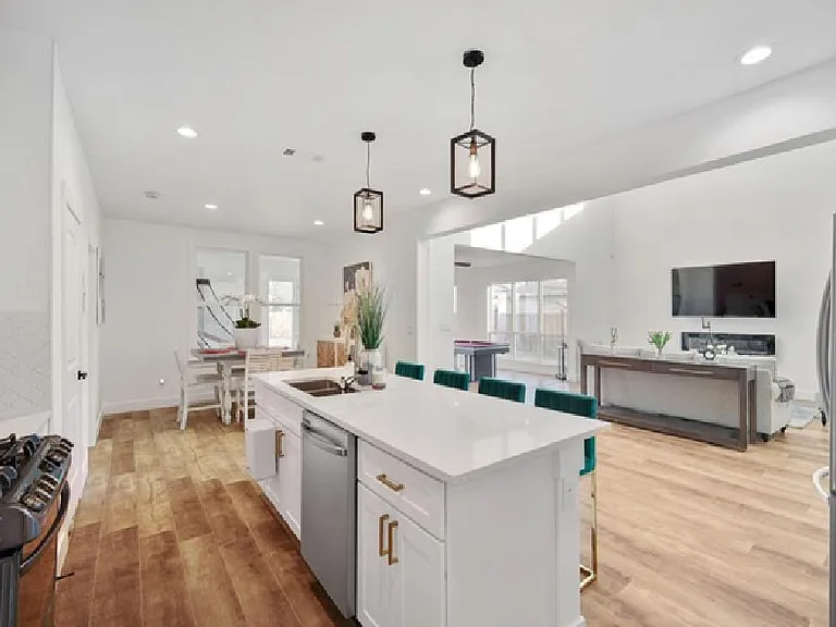 6708 Ermine Cir — Photo 13