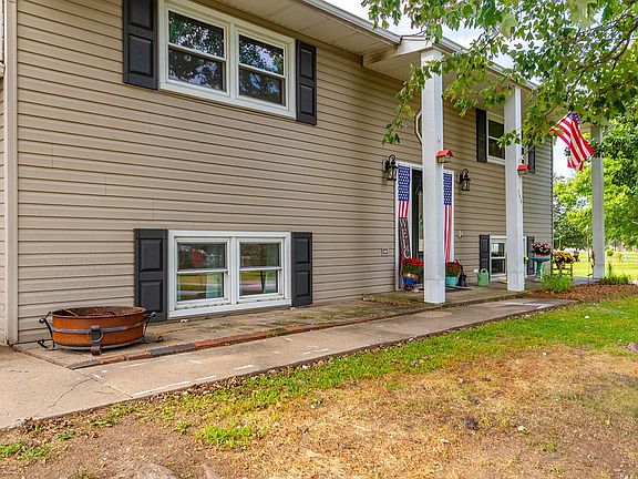 5th image of 200 Lawn St