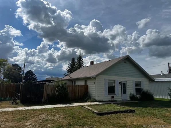 122 Prairie Ave, Burns, WY 82053
