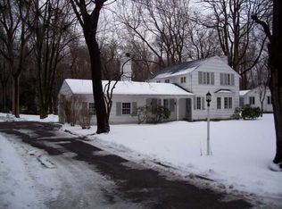 569 Thomas Ave, Irondequoit, NY 14617