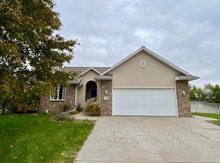 1728 E 46th Street Pl, Kearney, NE 68847