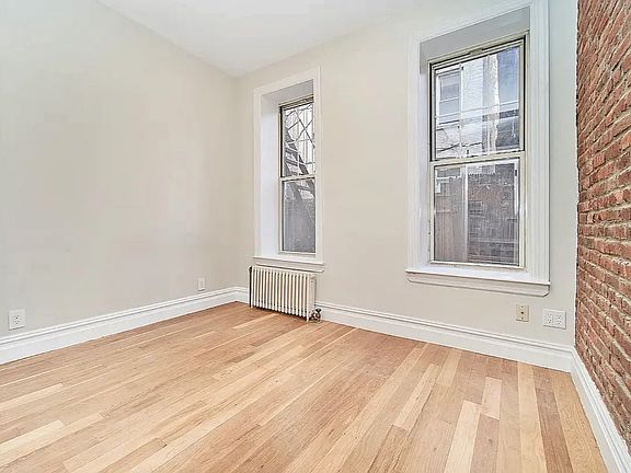 4th image of 207 W 10th St APT 3C