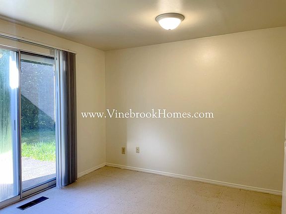 5th image of 8221 Mount Carmel St
