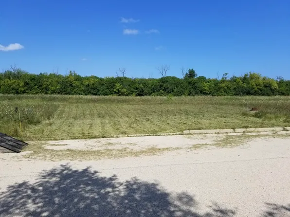 4234 5th St, Winthrop Harbor, IL 60096