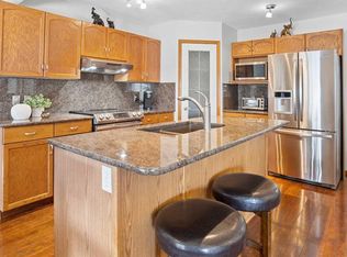 323 N Mount Cornwall Cir SE, Calgary, AB T2Z2J7