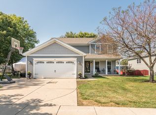 45 McCannon St, Sugar Grove, IL 60554