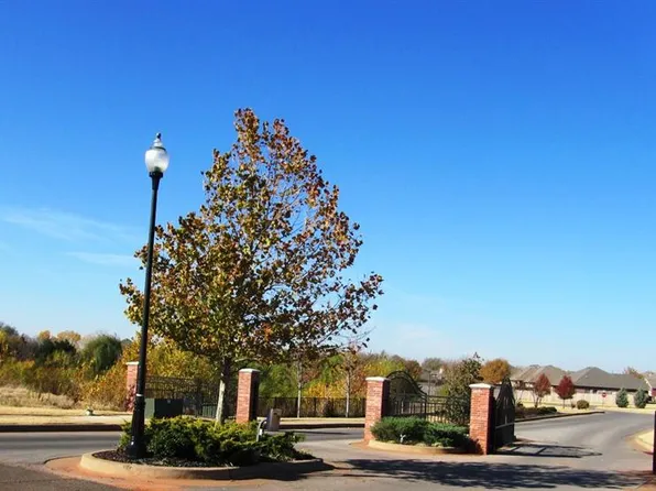 1801 Woody Ln, Edmond, OK 73013